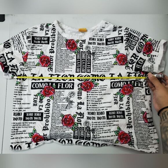 Vibe N' Selena Quintanilla-Perez Song Lyrics Crop Top - Picture 5 of 8